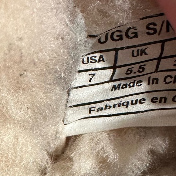 UGG slippers - Picture 2 of 5